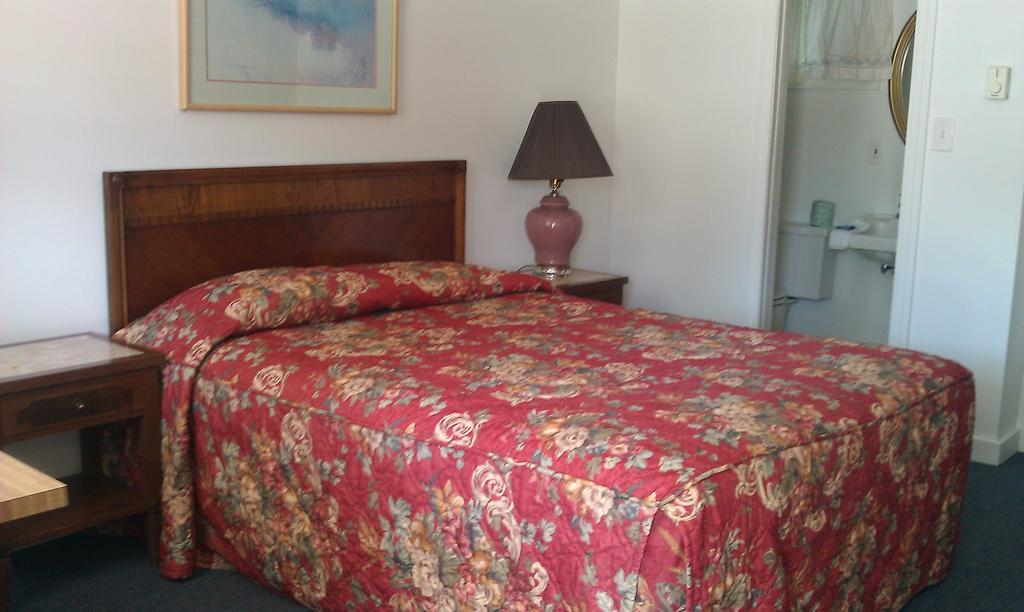 The Tallwood Motel Wells Rum bild