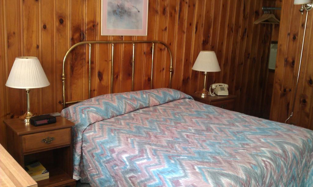 The Tallwood Motel Wells Rum bild