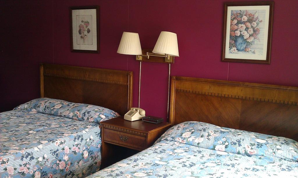 The Tallwood Motel Wells Rum bild
